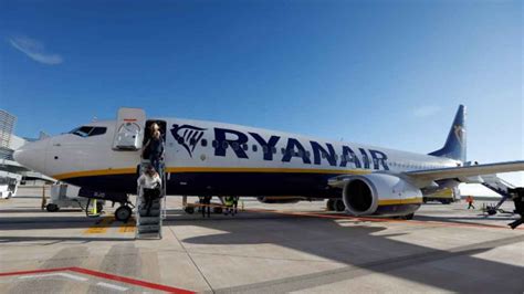 Ryanair Busca Agentes De Pasaje En El Aeropuerto De Jerez Para La