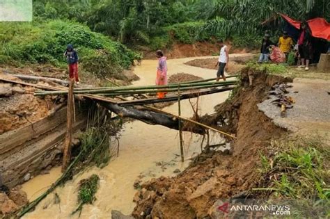 Jembatan Di Aceh Tenggara Putus Akibat Diterjang Banjir Desa Terisolir