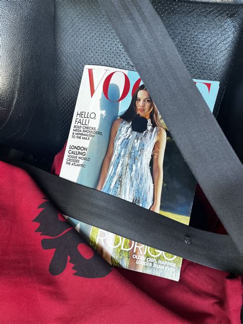 Olivias Livies On Twitter Who Has Gotten A Copy Of Voguemagazine