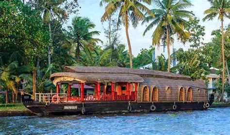 5 Best Houseboats in Kumarakom of Kerala - Tourist Panda