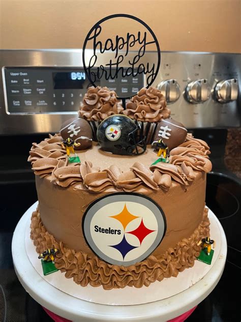 Pittsburgh Steelers Cake