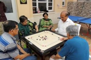 7 benefits and 11 ideas for indoor games for seniors - Samvedna Senior Care