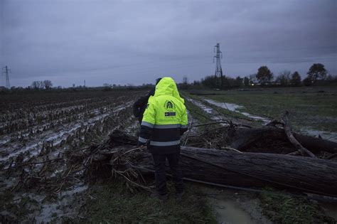 As Imagens Do Mau Tempo Na Europa Que J Fez Mortos Observador