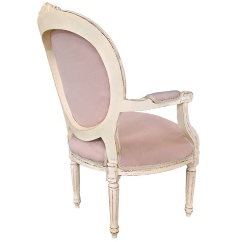 Fauteuil De Style Louis Xvi Lin Beige Et Bois Laqu Beige