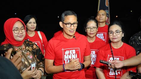 Sandiaga Uno Bersama Agustina Wilujeng Pramestuti Bantu Umkm Sragen