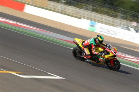 Silverstone Bsb Laverty Claims Second Pole Of 2011 Bikesport News