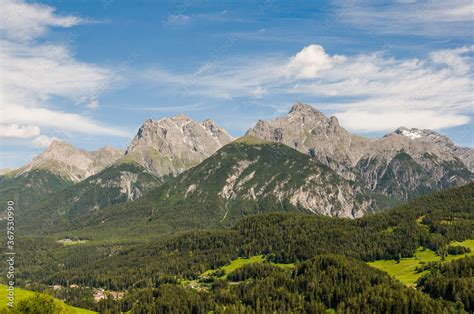 Foto De Scuol Tarasp Unterengadin Bergdorf Fontana Vulpera Kirche