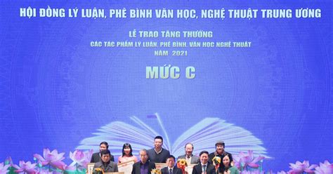 Định vị đúng vai trò của Lý luận phê bình văn học nghệ thuật Bài cuối