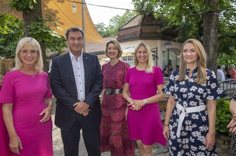 Frauen Union Bayern W Hlt Neuen Vorstand Silke Launert Als