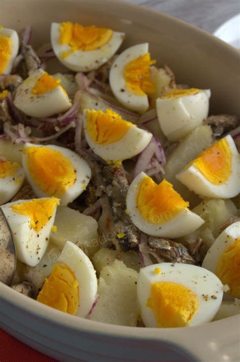 Ensalada De Papas Huevos Y Sardinas Patria Y Vida