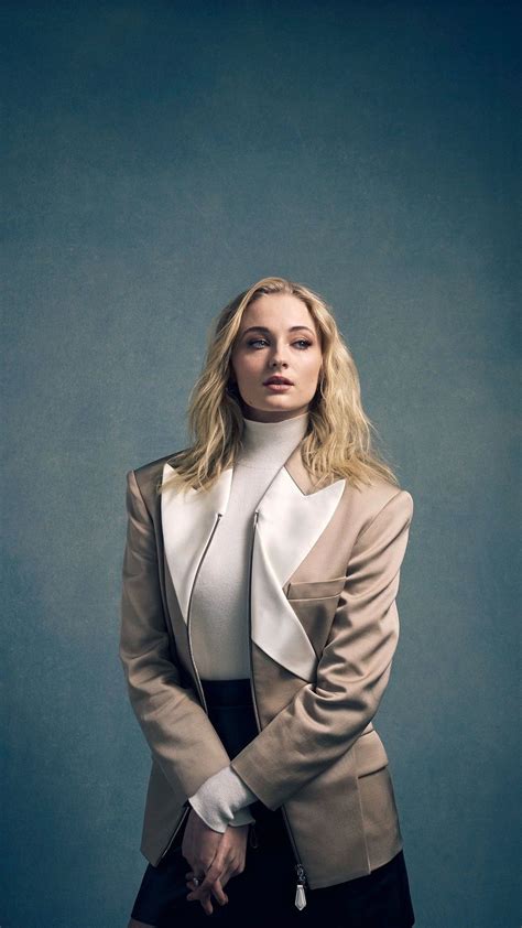 Sophie Turner HD Wallpaper | Sophie turner photoshoot, Beautiful ...