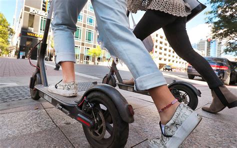 Alquiler De Patinetes El Ctricos En Madrid Y Parque Retiro Rent And Roll