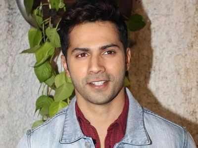 Watch Varun Dhawan Shares A Glimpse Of Gully Cricket With Sachin