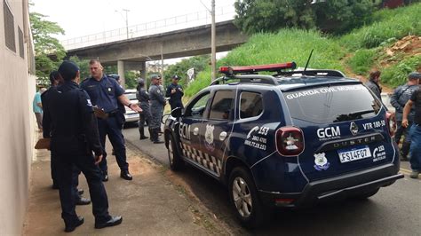 Moradores De Rua S O Retirados De Im Vel Interditado Por Risco De