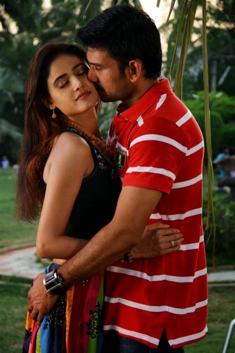 Vizag Hot Hostel Student Padmaja Leaked Secret Romance Kissing In Public Park Sexy Cleavage Show