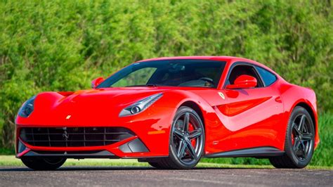 Ferrari F12 Berlinetta - Ultimate Review for Car Enthusiasts