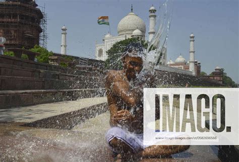 Weather Hot Summer Day In Agra Agra A Man Cools Himself To Get Relief