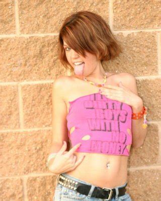 Hot Teen Diddylicious Shows Off Her Tight Body In Jeans A Tube Top Porn Pictures Xxx Photos