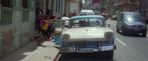 IMCDb org Peugeot Partner Série 1 in Havana Kyrie 2020