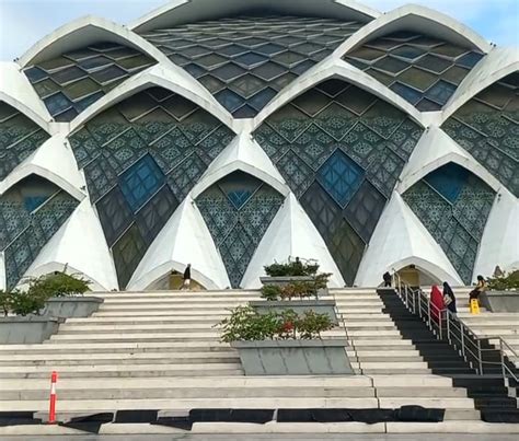 Tim Saber Pungli Amankan Pelaku Pungli Di Masjid Al Jabbar Bandung