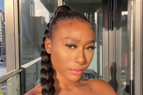 Hot Sexy Noel Leon Bikini Pics