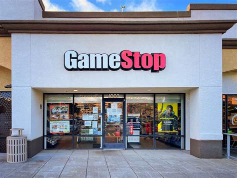 GameStop Is Reportedly Shutting Down Hundreds of US Stores as Its CEO