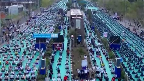 Yoga Day Event In Surat Set New Guinness World Record Minister Harsh