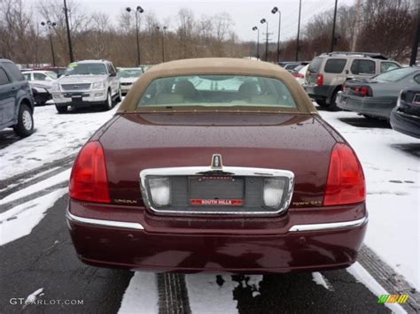 2004 Autumn Red Metallic Lincoln Town Car Ultimate L 44087990 Photo 3