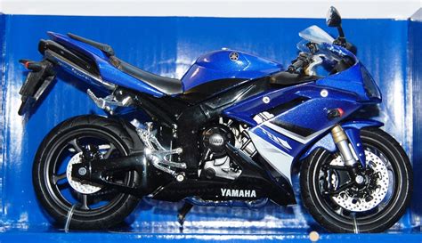 Modell Yamaha YZF R1 blau Maßstab 1 12 New Ray Amazon de Spielzeug