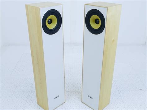 Gradient 60 Floorstanding Speakers Bamboo And White Pair 17969 Full