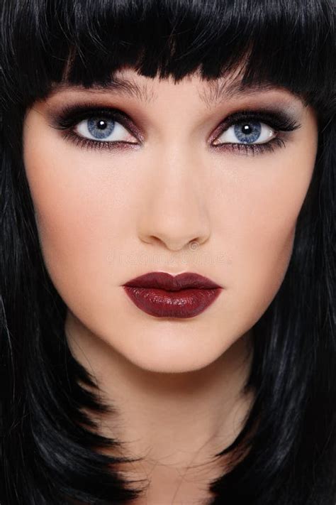 Brunette sexy photo stock Image du féminité mode femelle