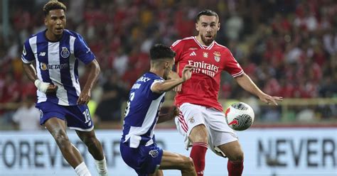 Kökcü maakt indruk op Schmidt bij Benfica Het leek wel een WK finale