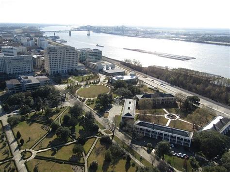 Louisiana State Capitol in Baton Rouge - The Pelican State