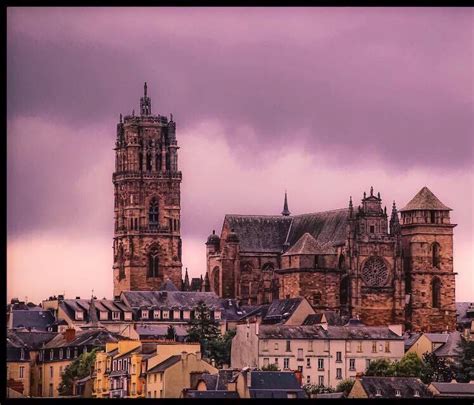 Cathedrale De Rodez Au Crepuscule Aveyron Hotel De La Ferme De