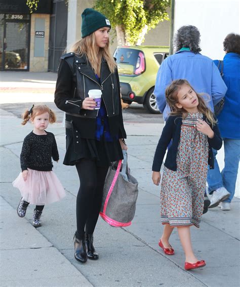 Vid O Jessica Alba Fait Du Shopping Avec Ses Filles Honor Et Haven