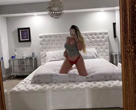 Tank Top Nudes Busty Hide Nude Pics Org