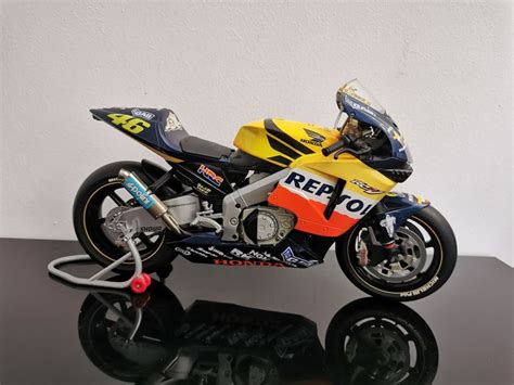 MiniChamps 1 6 Honda RC 211V Valentino Rossi Catawiki