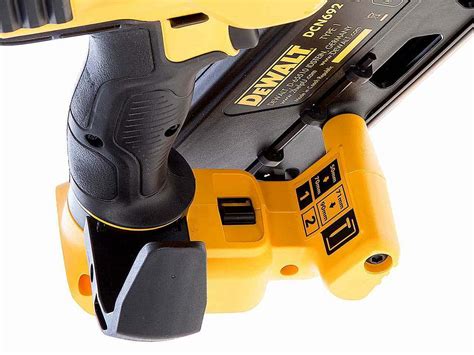 DeWalt DCN692N 18v XR Li Ion Brushless Framing Nailer 2 Speed Naked