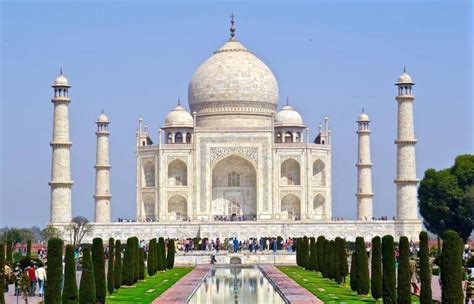 25 Most Famous Landmarks in Asia - Backpackingman