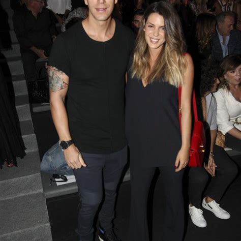 Diego y Laura Matamoros en el front row desfile de Andrés Sardá en