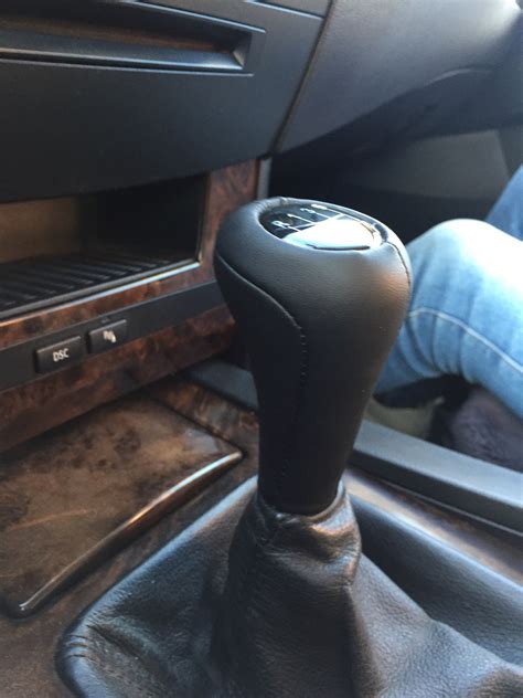 Рычаг мкпп в коже и т.д. — BMW 5 series (E60), 2,2 л, 2004 года ...