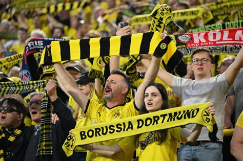 PSG Dortmund Pourquoi Le Club De Foot Allemand S Appelle T Il