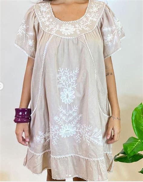 Vestido Curto Bordado Em Estilo Mexicano Plus Size Nude Bege Vestido