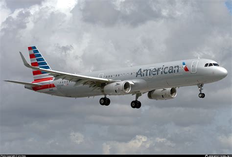 N142AN American Airlines Airbus A321 231 WL Photo By Urs Hess ID