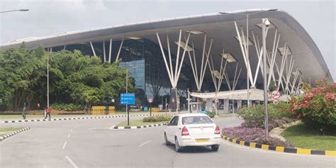 Airport Pickup And Drop Service In Ahmedabad | Shiv Nandi Travellers