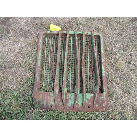 John Deere D Grill Shell