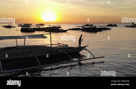 Bow man silhouette Stock Videos & Footage - HD and 4K Video Clips - Alamy