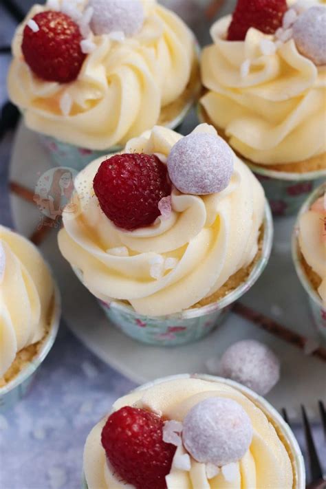 Prosecco Cupcakes Janes Patisserie