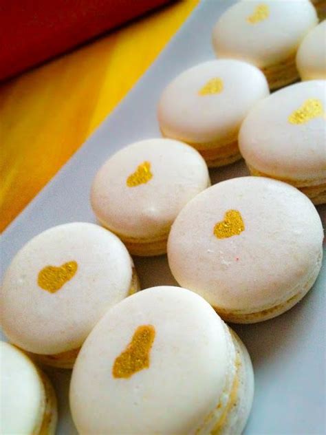 Hand Painted Gold Heart Wedding Macarons By Cupcake Et Macaron Montreal