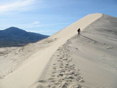 Hiking The Kelso Dunes - Hiking Las Vegas